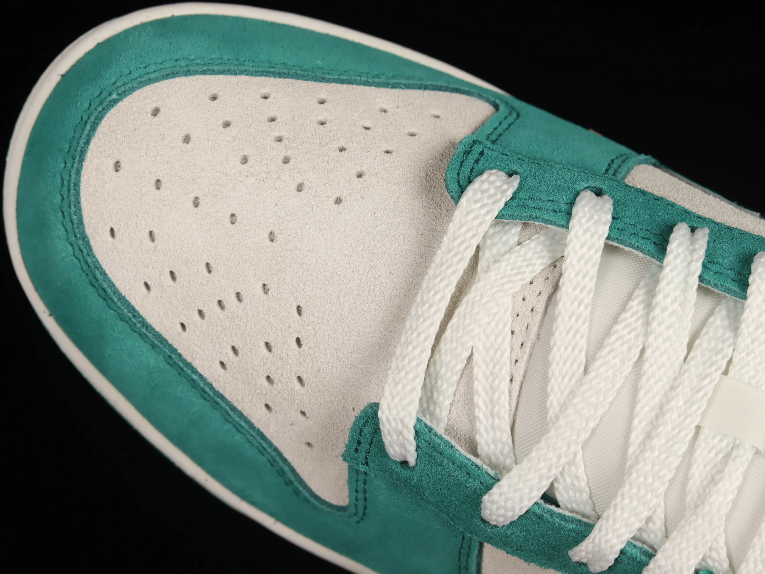 All Categories Nk SB Dunk Series Nk SB Dunk Low Low-top sneakers Foreign trade version Nk SB Dunk Low "85" Gray-green double hook SB low-top sports and leisure sneakers DO9457-101